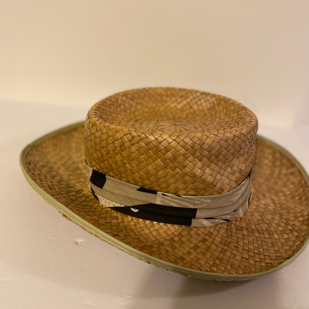 Unisex straw cowboy hat with trim around brim, Size: L